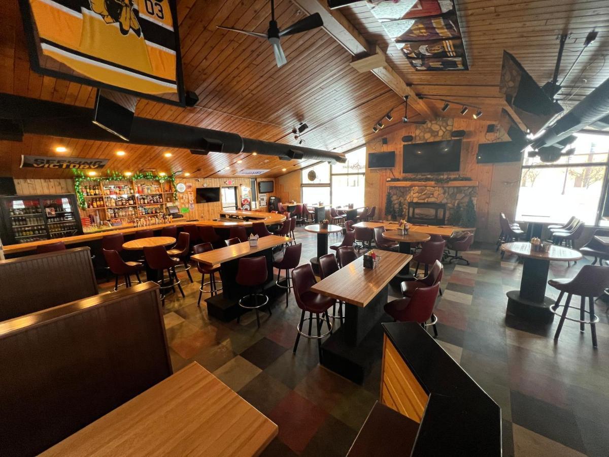 The Patch Lodge Warroad Exterior photo